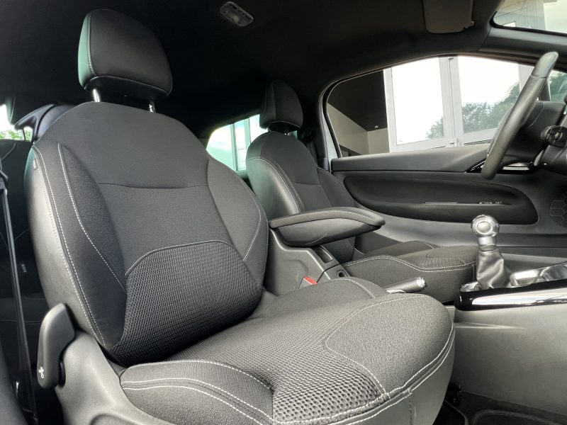 CITROEN DS3 PHASE 2 CHIC 1.2 110 PREMIERE MAIN GPS CAMERA RECUL BLUETOOTH CRIT AIR 1 - GARANTE 1 AN