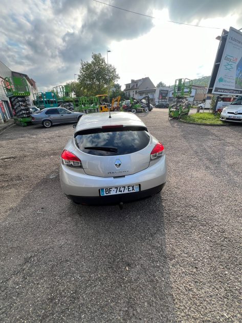 RENAULT MEGANE III coupé 1.5dci 