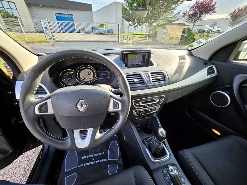 RENAULT MEGANE III Grandtour 2012