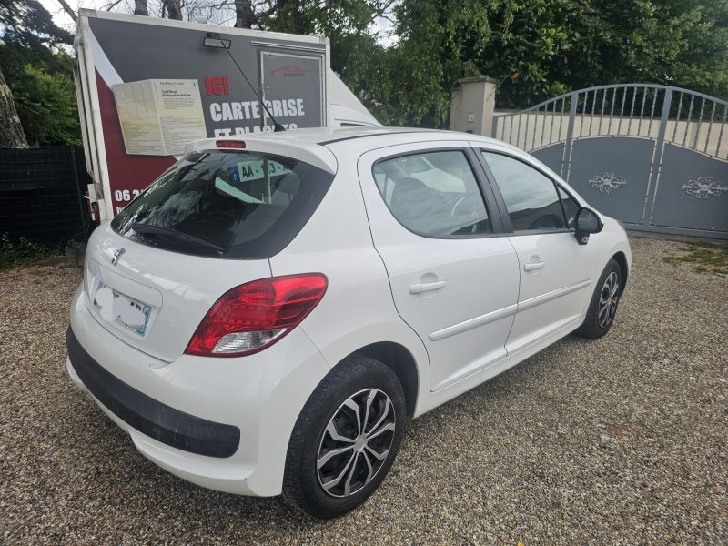 PEUGEOT 207 2012