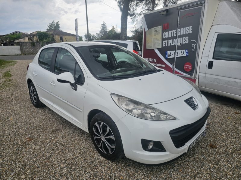 PEUGEOT 207 2012
