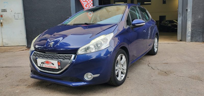 Peugeot 208 1.2l 82 cv Allure, *Crit'Air 1*,  *Feux LED*, *GPS*