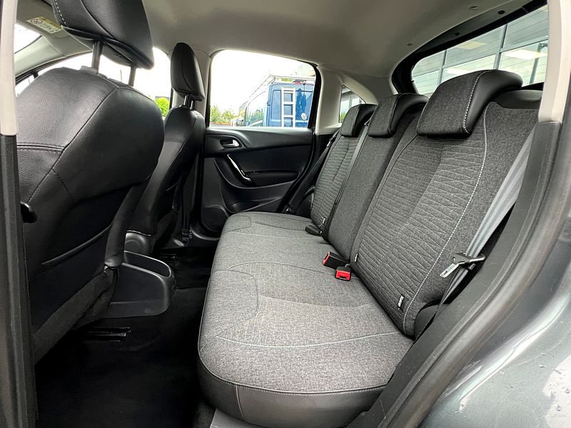 CITROEN C3 II PHASE 2 FEEL 1.2 82 ECRAN TACTILE APPLE CARPLAY REGULATEUR CRIT AIR 1 - GARANTIE 1 AN