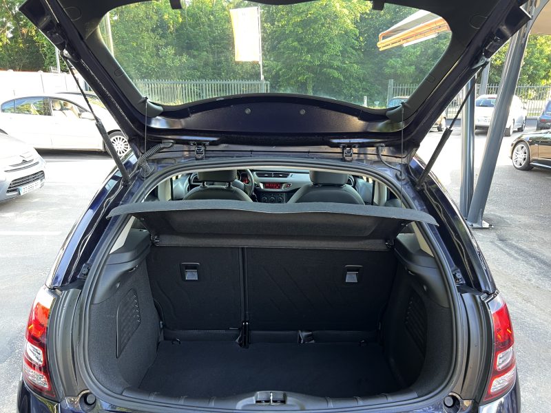 CITROEN C3 II PHASE 1.0 68 PREMIERE MAIN / CLIMATISATION REGULATEUR USB CRIT AIR 1 - GARANTIE 1 AN