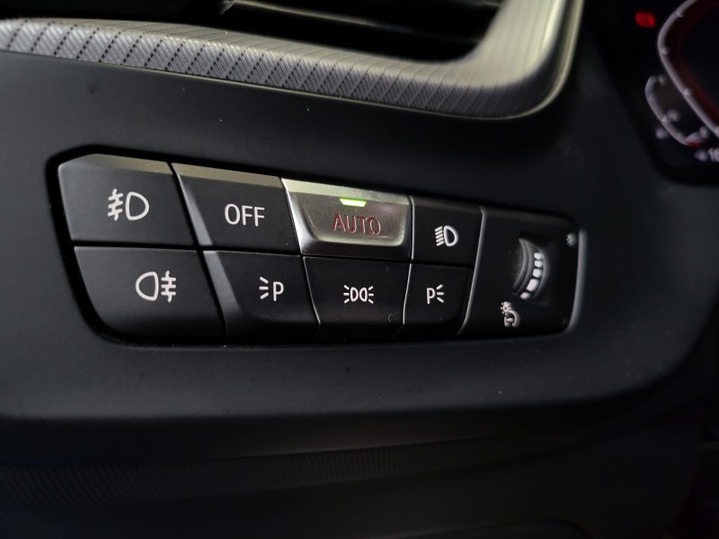 BMW SERIE 1 III 118 I 136cv M SPORT DKG 7 / VIRTUAL COCKPIT/ PACK AMBIANCE / APPLE