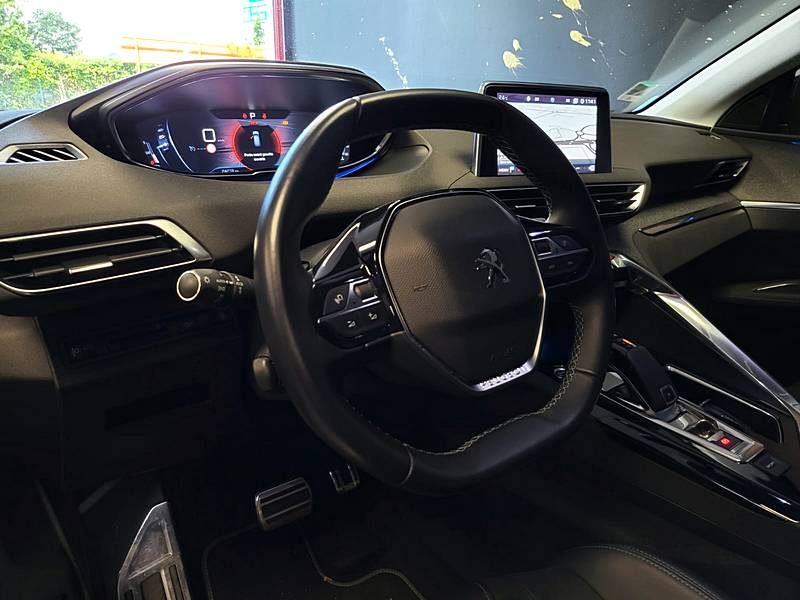 PEUGEOT 3008 1.2 PureTech 130cv EAT8 CROSSWAY / FAIBLE KILOMETRAGE / SUIVI COMPLET PEUGEOT