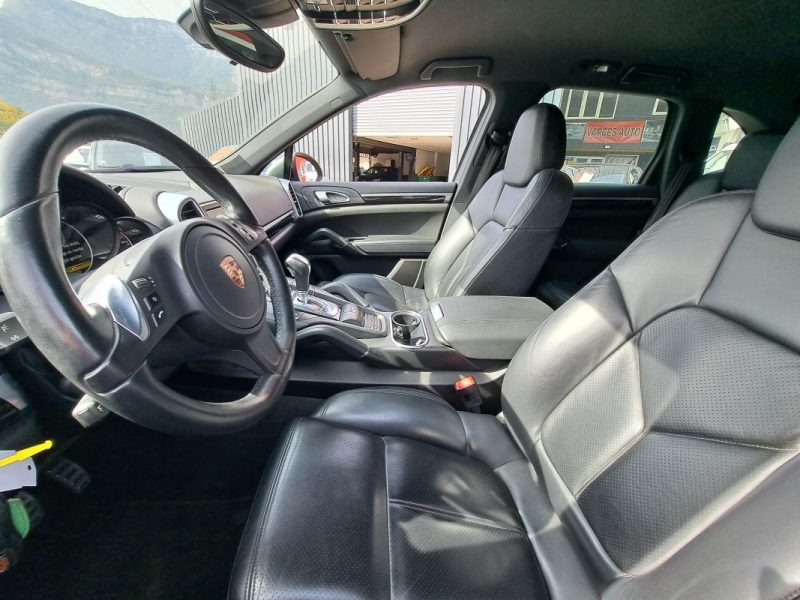 PORSCHE CAYENNE 3.0 S E-Hybrid 416Cv ENTRETIEN COMPLET Interieur full cuir chauffant electrique à me