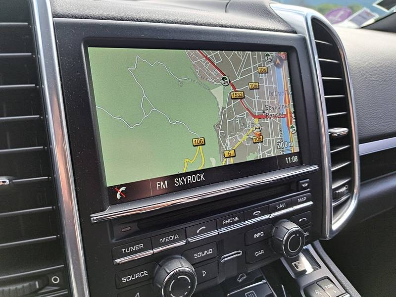 PORSCHE CAYENNE 3.0 S E-Hybrid 416Cv ENTRETIEN COMPLET Interieur full cuir chauffant electrique à me