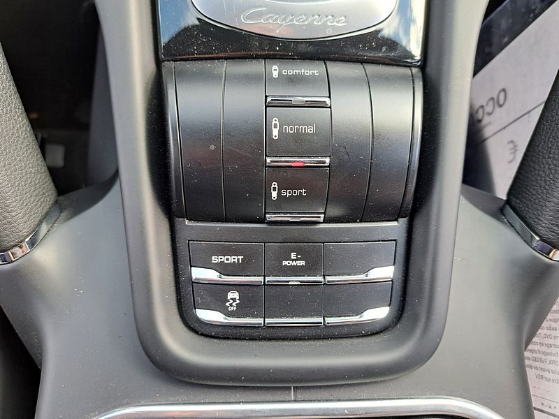 PORSCHE CAYENNE 3.0 S E-Hybrid 416Cv ENTRETIEN COMPLET Interieur full cuir chauffant electrique à me