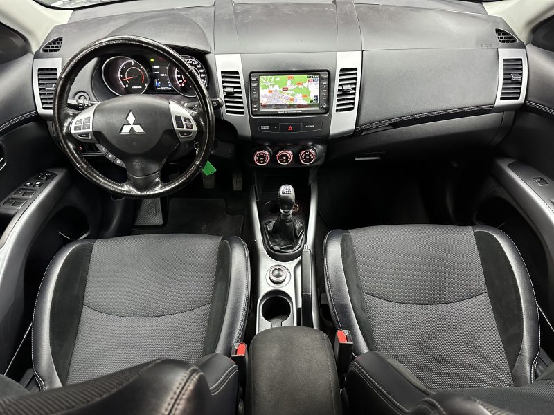 MITSUBISHI OUTLANDER II 2012