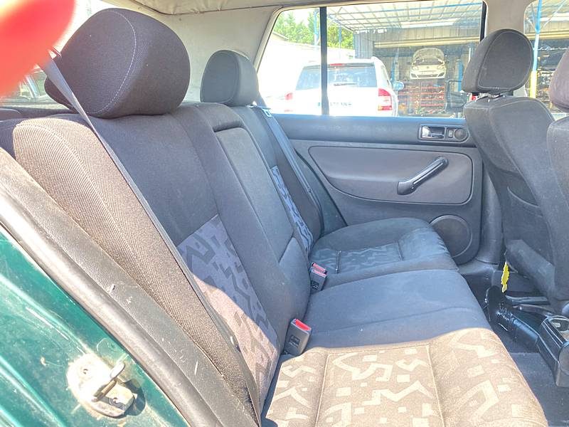 VOLKSWAGEN GOLF 1999