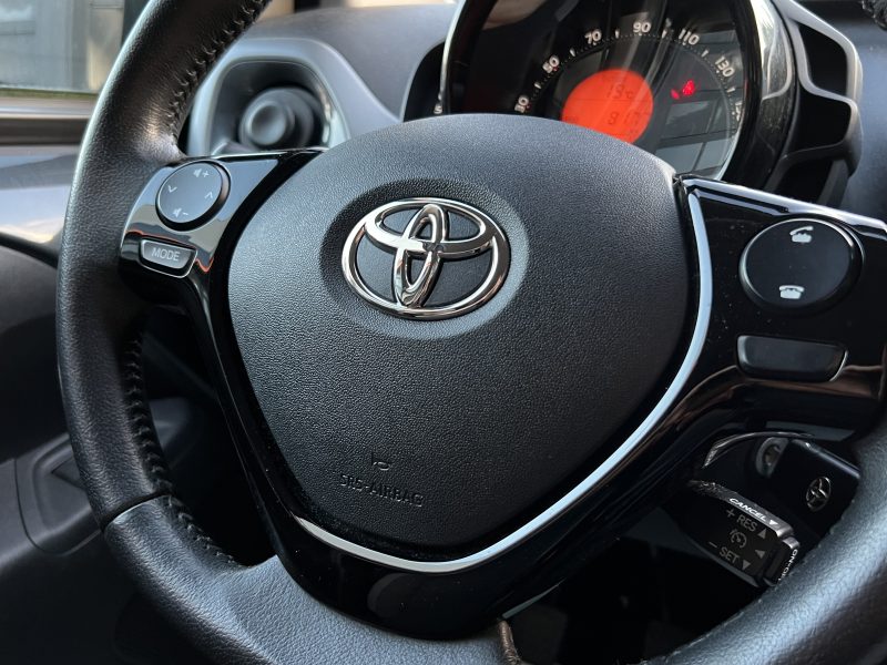 TOYOTA AYGO II PHASE 2 X-PLAY 1.0 VVT-i 72 CAMERA RECUL REGULATEUR APPLE CARPLAY 5 Pts Garantie 1 an