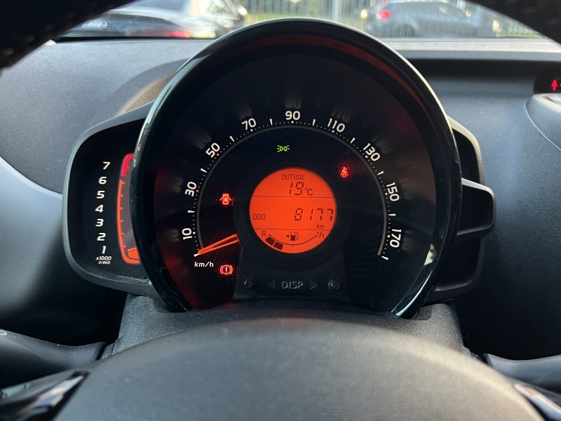 TOYOTA AYGO II PHASE 2 X-PLAY 1.0 VVT-i 72 CAMERA RECUL REGULATEUR APPLE CARPLAY 5 Pts Garantie 1 an
