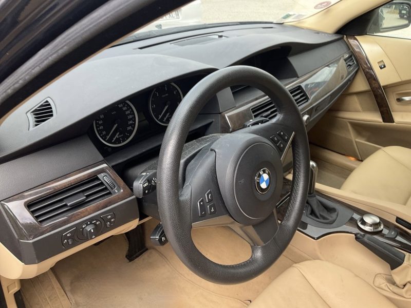 BMW SERIE 5 E60 LUXE 525D 2.5 6 CYLINDRES 177 1ERE MAIN BOITE AUTO CUIR TOIT OUVRANT - Garantie 1 an