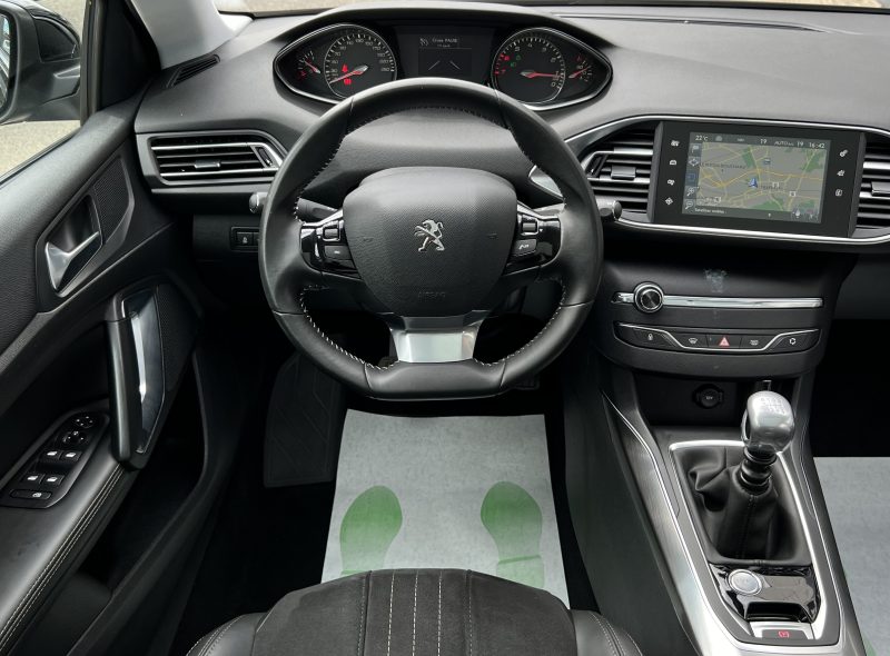 PEUGEOT 308 FELINE 1.2 130 Cv 1ERE MAIN GPS TACTILE CAMERA RECUL TOIT PANORAMIQUE - GARANTIE 1 AN