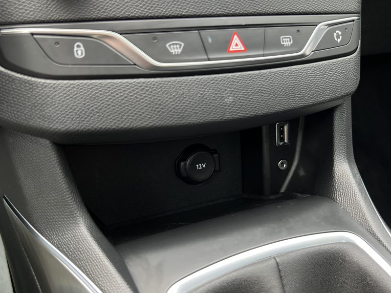 PEUGEOT 308 FELINE 1.2 130 Cv 1ERE MAIN GPS TACTILE CAMERA RECUL TOIT PANORAMIQUE - GARANTIE 1 AN