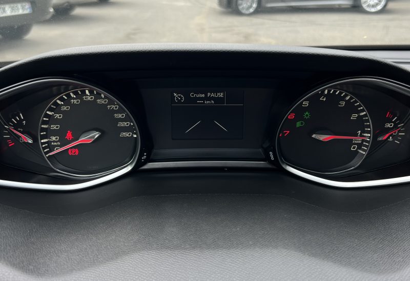 PEUGEOT 308 FELINE 1.2 130 Cv 1ERE MAIN GPS TACTILE CAMERA RECUL TOIT PANORAMIQUE - GARANTIE 1 AN