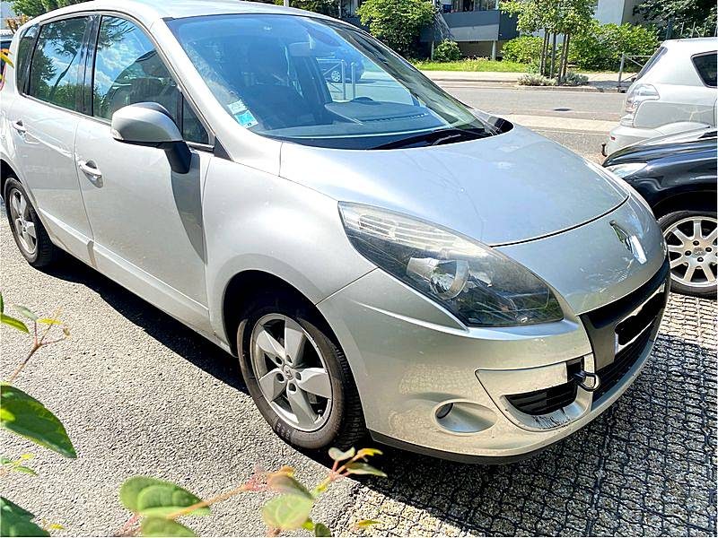 RENAULT SCÉNIC III 2011