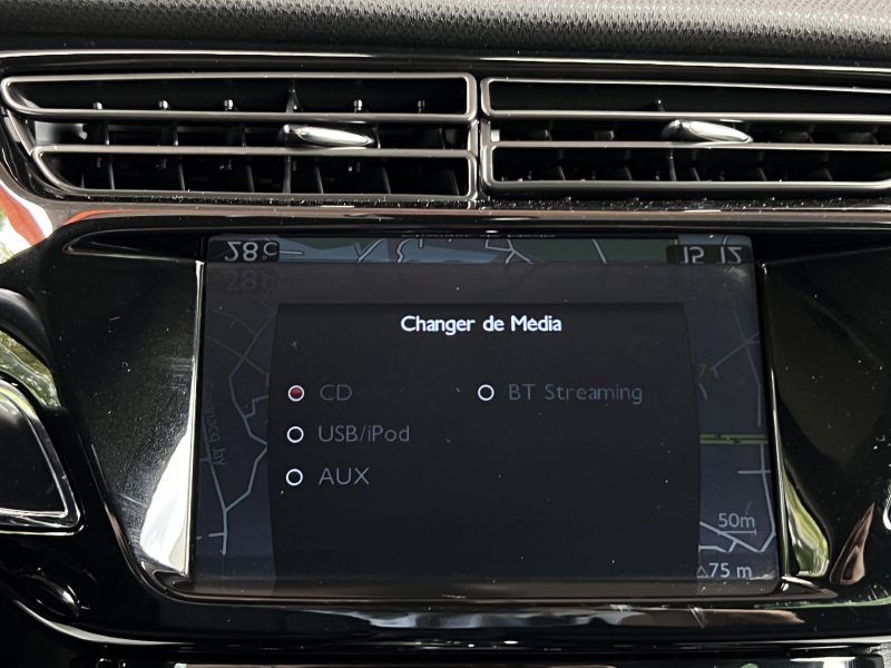 CITROEN DS3 CITROEN DS3 CITROEN DS3 SO CHIC 1.6 VTI 120 Cv BOITE AUTO GPS BLUETOOTH CRIT AIR 1 / 70 