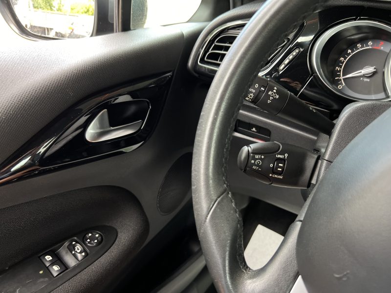 CITROEN DS3 CITROEN DS3 CITROEN DS3 SO CHIC 1.6 VTI 120 Cv BOITE AUTO GPS BLUETOOTH CRIT AIR 1 / 70 