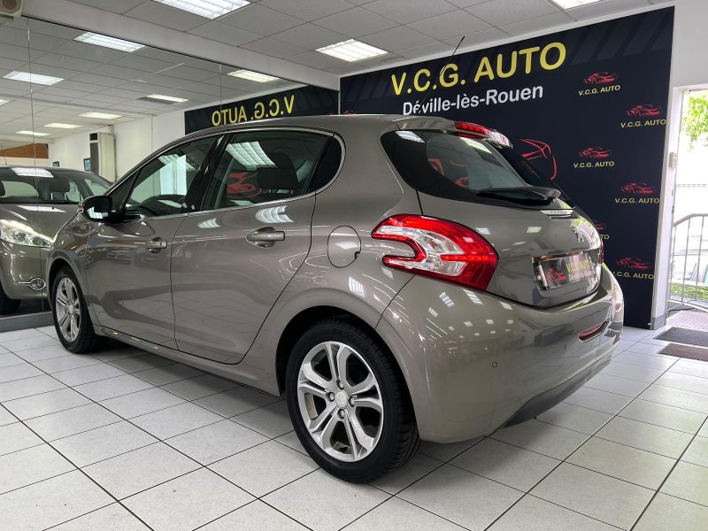 PEUGEOT 208 1.2 VTI 82CH ALLURE