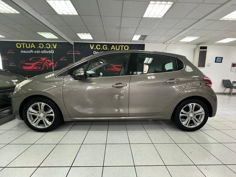 PEUGEOT 208 1.2 VTI 82CH ALLURE