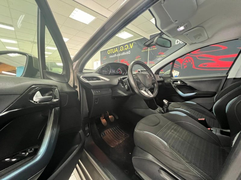 PEUGEOT 208 1.2 VTI 82CH ALLURE