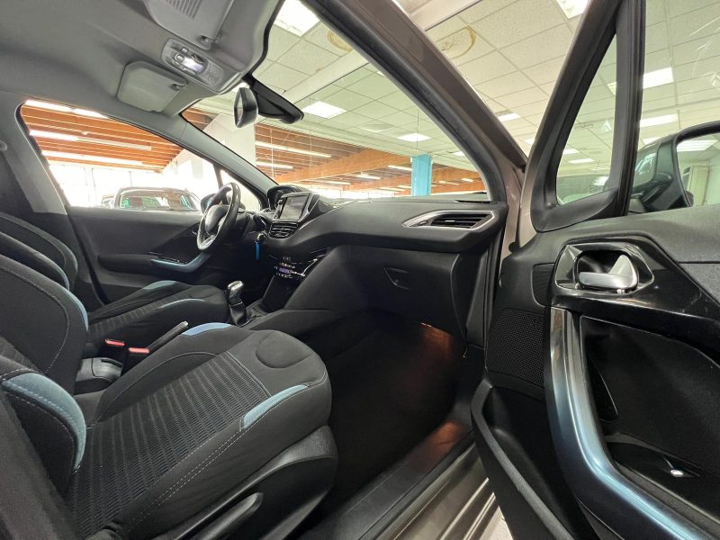 PEUGEOT 208 1.2 VTI 82CH ALLURE