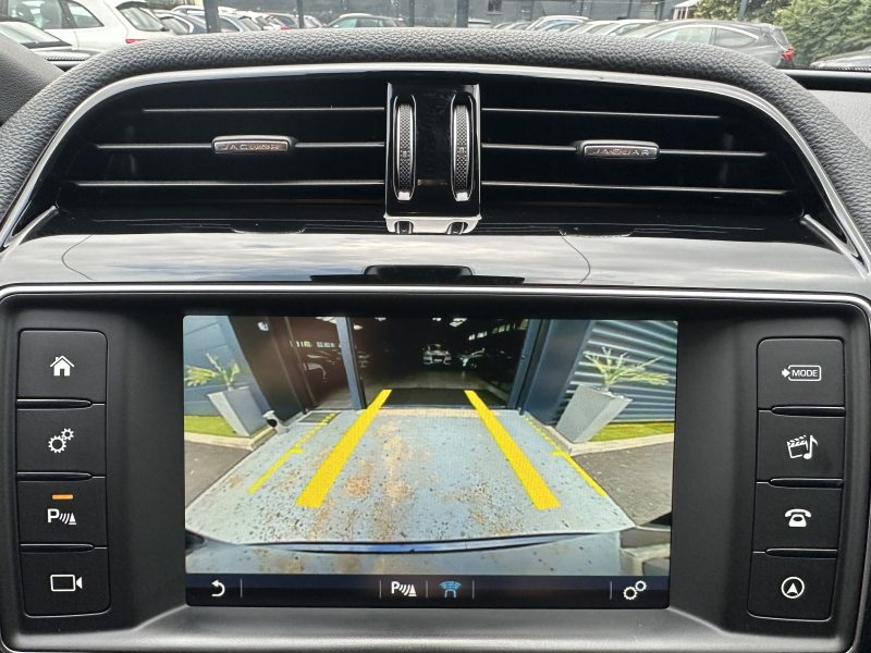 JAGUAR F-Pace 2018 2.0 D 180 PRESTIGE BVA*PANO*CAMERA*CUIR*