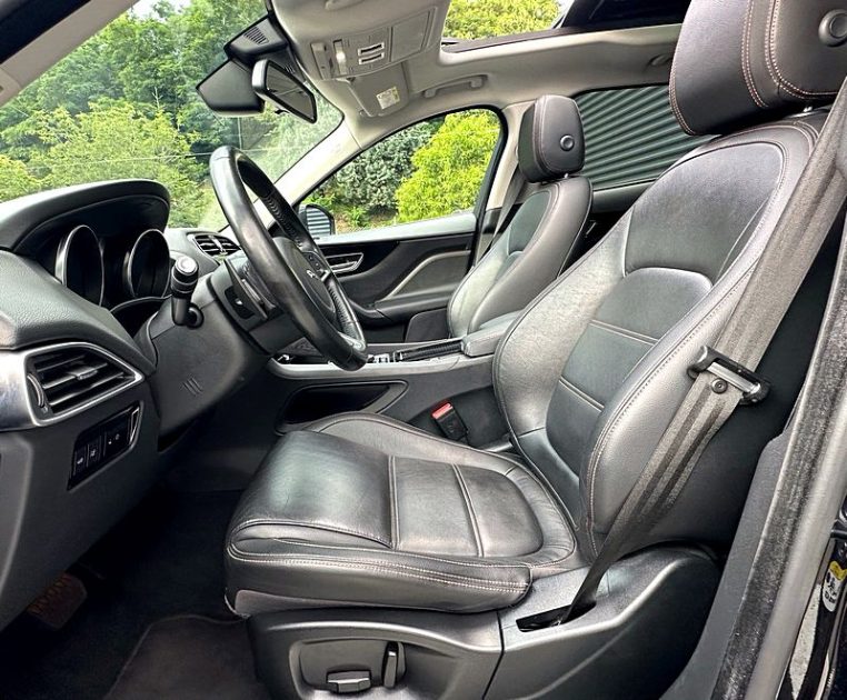 JAGUAR F-Pace 2018 2.0 D 180 PRESTIGE BVA*PANO*CAMERA*CUIR*