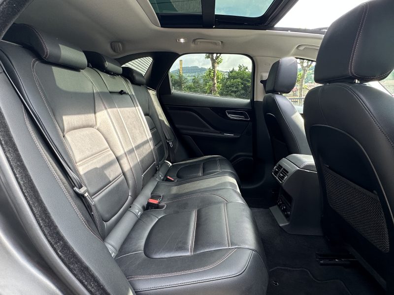 JAGUAR F-Pace 2018 2.0 D 180 PRESTIGE BVA*PANO*CAMERA*CUIR*