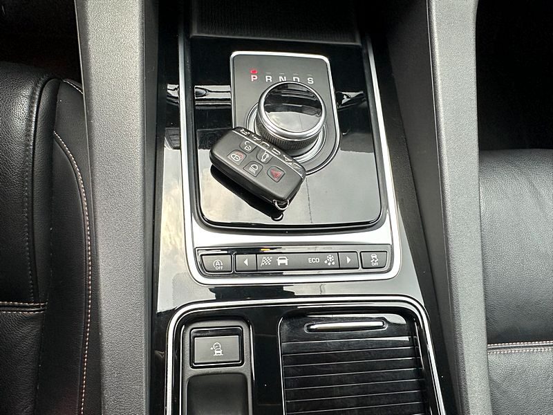 JAGUAR F-Pace 2018 2.0 D 180 PRESTIGE BVA*PANO*CAMERA*CUIR*