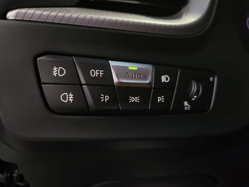 BMW SERIE 1 120d 190cv XDRIVE M SPORT DKG 7 / TOIT OUVRANT/ PACK AMBIANCE / APPLE CARPLAY