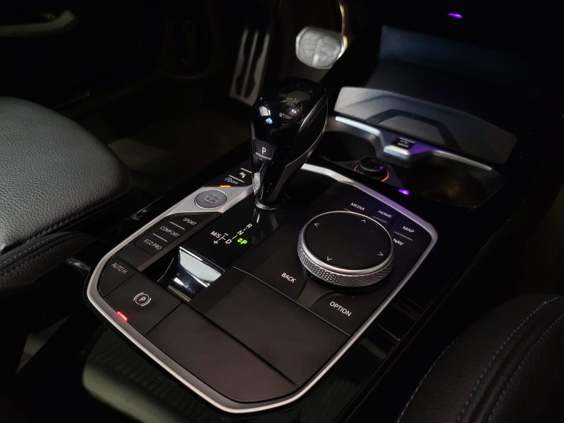 BMW SERIE 1 120d 190cv XDRIVE M SPORT DKG 7 / TOIT OUVRANT/ PACK AMBIANCE / APPLE CARPLAY