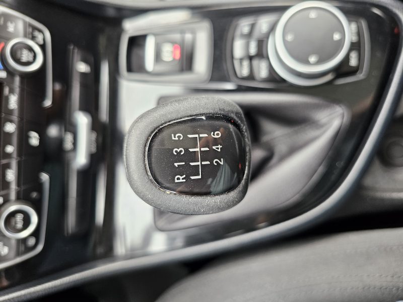 BMW SERIE 2 ACTIVE TOURER 218i 136 CH LOUNGE GPS TOIT OUVRANT 