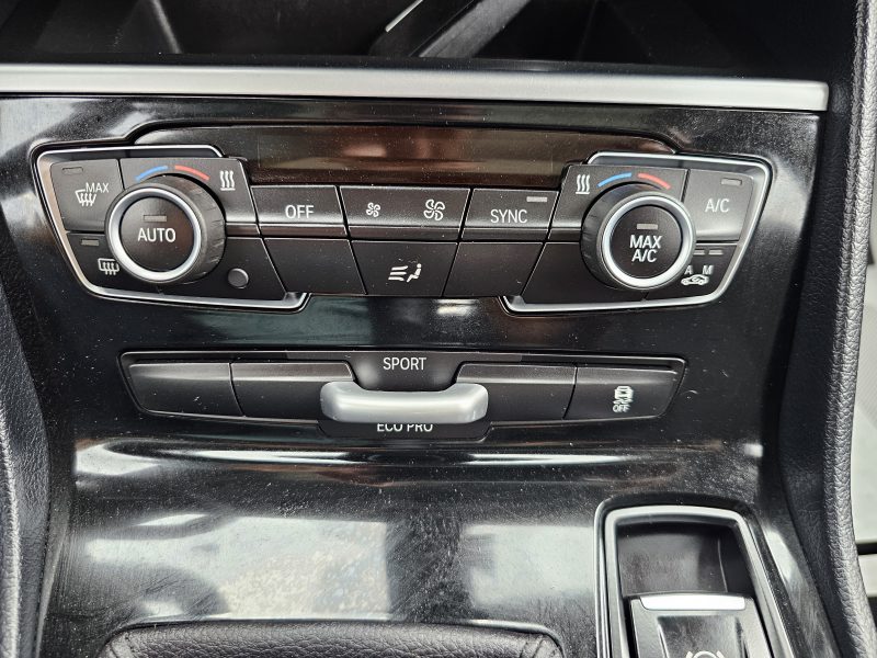 BMW SERIE 2 ACTIVE TOURER 218i 136 CH LOUNGE GPS TOIT OUVRANT 