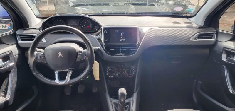 Peugeot 208 1.2l Vti 82 cv phase 2 Style, *Crit'Air1*, *Entretien Peugeot*, *Peu kilométrés*