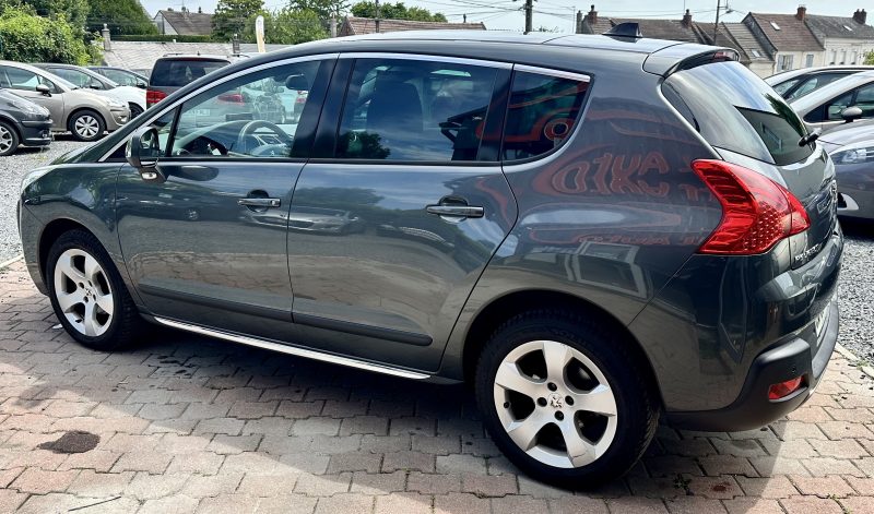 PEUGEOT 3008 Monospace 2012