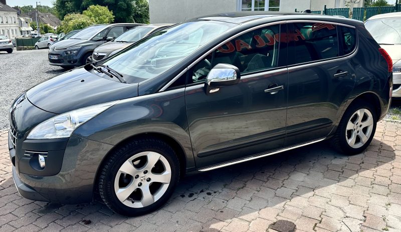 PEUGEOT 3008 Monospace 2012
