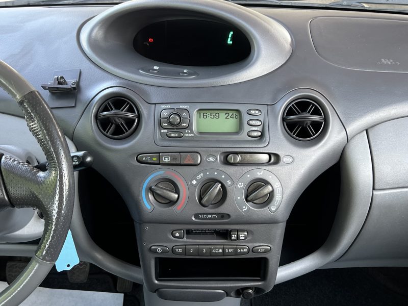 TOYOTA YARIS 1.3 86 Cv 5 PORTES / CLIMATISATION BLUETOOTH - GARANTIE 1 AN