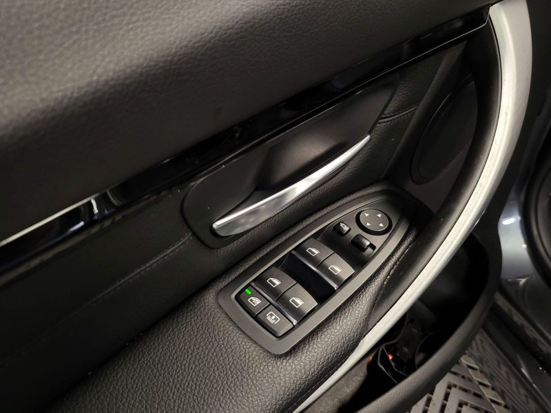 BMW SERIE 3 BERLINE (F30) 318 i  136cv PACK M SPORT ULTIMATE TOIT OUVRANT / TETE HAUTE / CUIR / VIRT