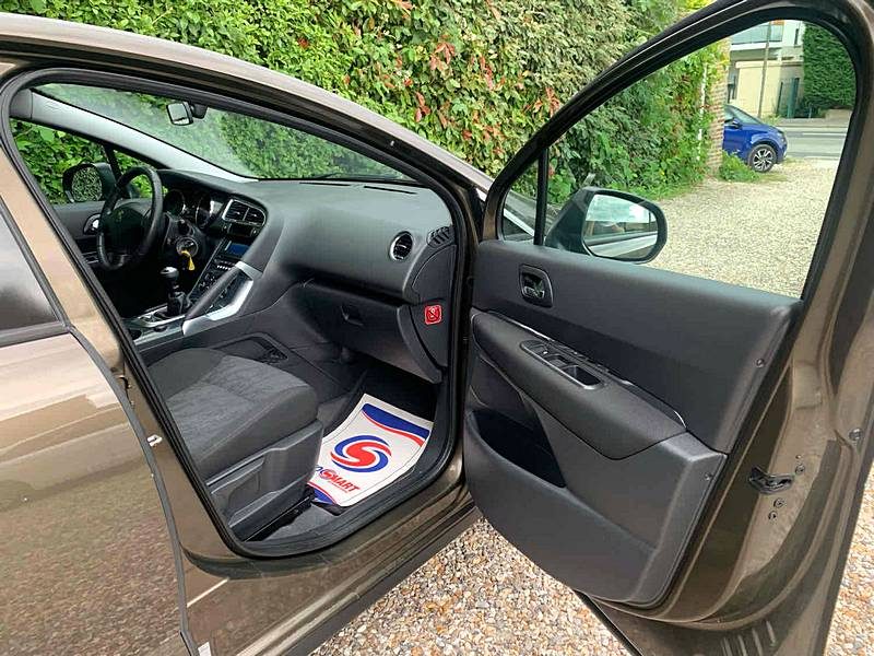 PEUGEOT 3008 Monospace 2012 1.6 HDi 112cv