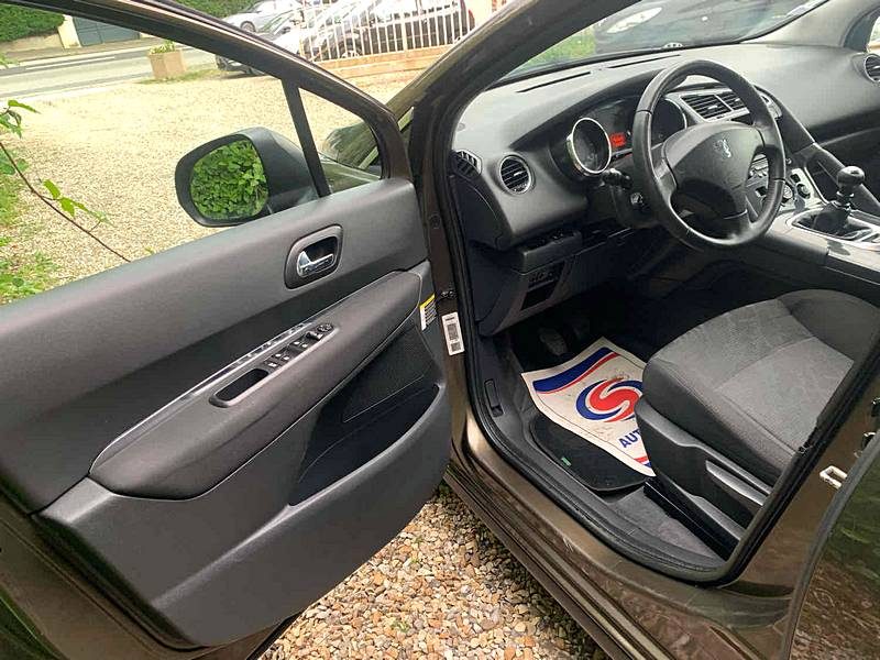 PEUGEOT 3008 Monospace 2012 1.6 HDi 112cv