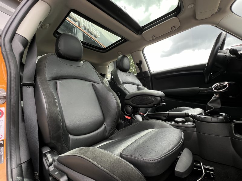 MINI MINI III F56 COOPER 1.5 136 Cv BOITE AUTOMATIQUE TOIT OUVRANT GRAND GPS CUIR - GARANTIE 1 AN