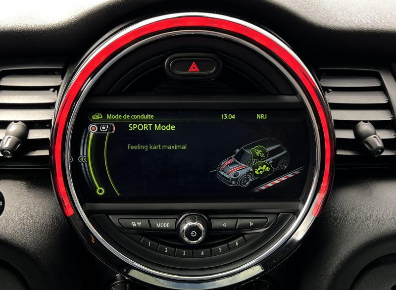 MINI MINI III F56 COOPER 1.5 136 Cv BOITE AUTOMATIQUE TOIT OUVRANT GRAND GPS CUIR - GARANTIE 1 AN