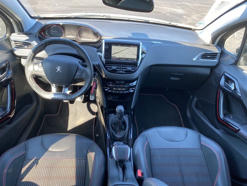 PEUGEOT 2008 GT Line 1.2 PureTech 110 ch, distribution neuve