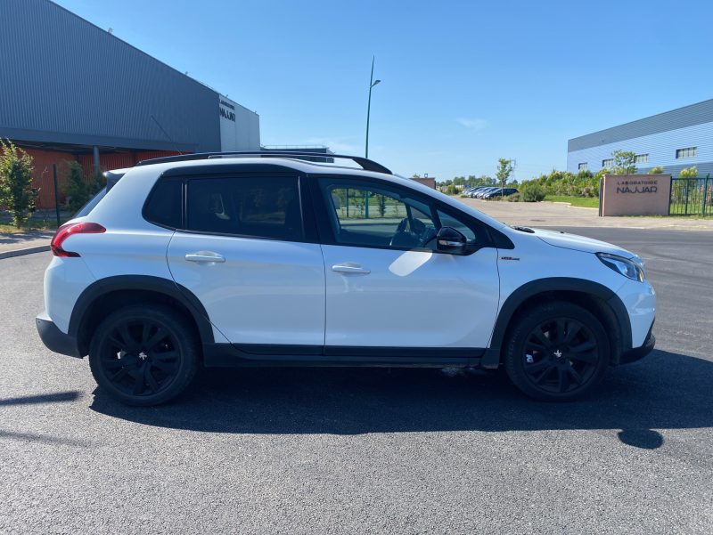 PEUGEOT 2008 GT Line 1.2 PureTech 110 ch, distribution neuve