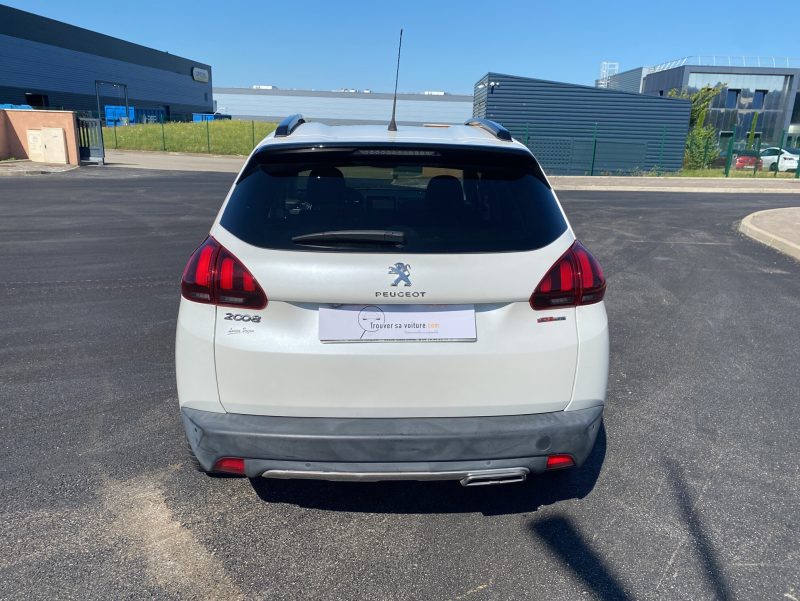 PEUGEOT 2008 GT Line 1.2 PureTech 110 ch, distribution neuve