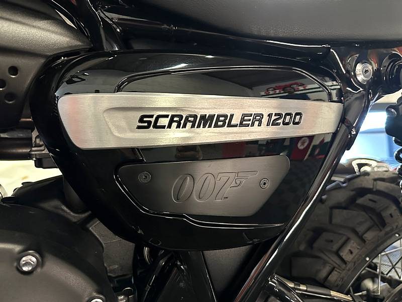 Triumph Scrambler 1200 BOND EDITION