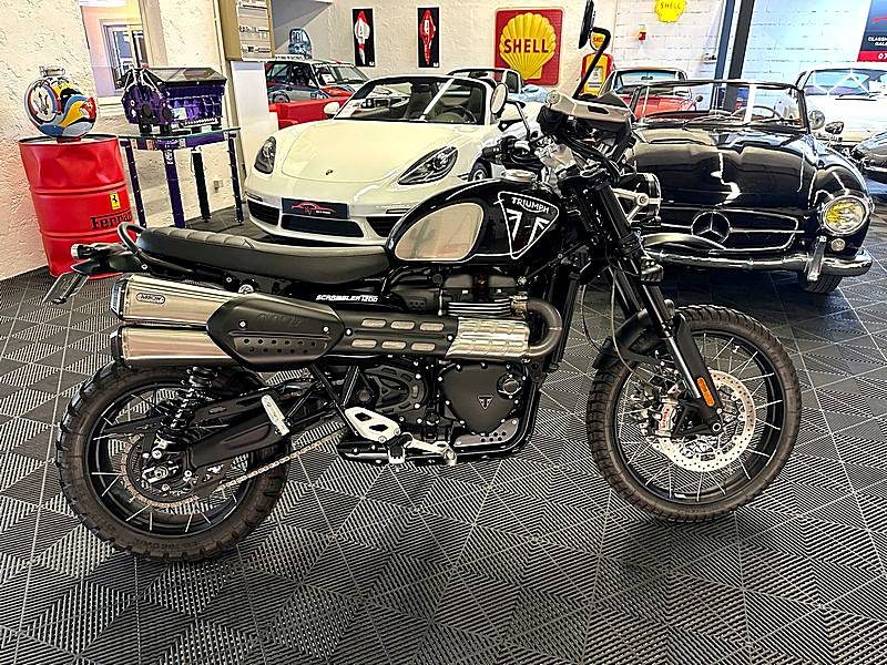 Triumph Scrambler 1200 BOND EDITION